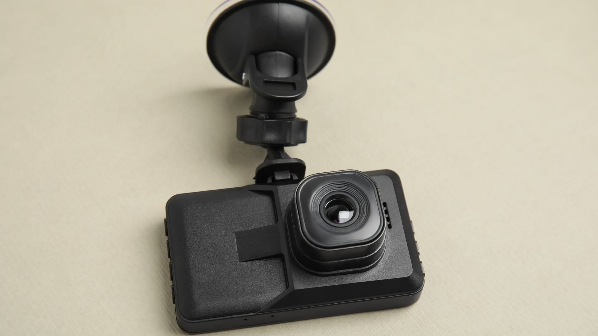 https://movolytics.com/wp-content/uploads/2023/01/Dash-cam-picture.png